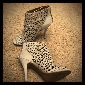 Zigi Soho Sz 6.5 sliver rhinestone booties